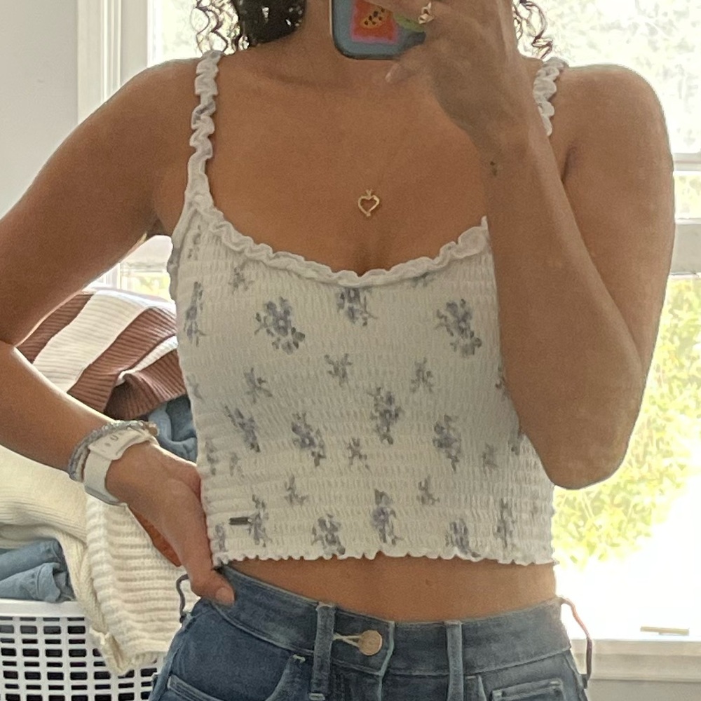 *LAST CALL* White with Blue Floral Scrunched Crop Top